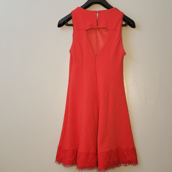 Red Sleeveless Keyhold Dress - Picture 2 of 2